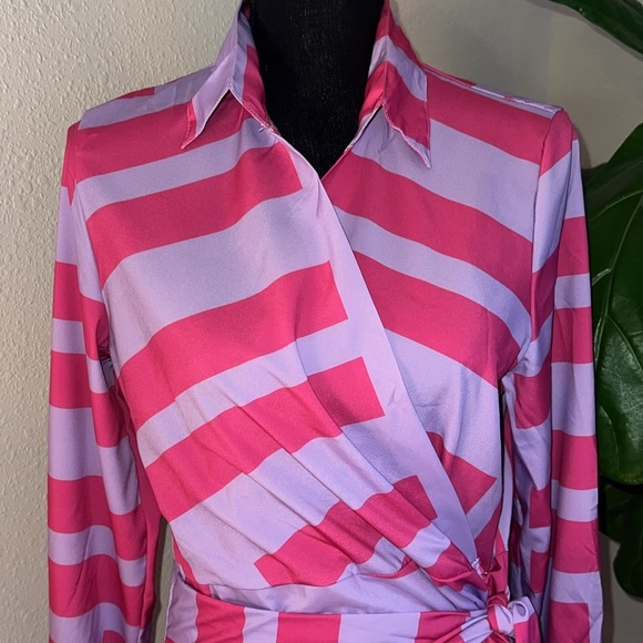 OLIVIA Women’s PRINTED Wrap SHIRT DRESS Lavender Fuchsia Medium NWOT - Picture 7 of 15